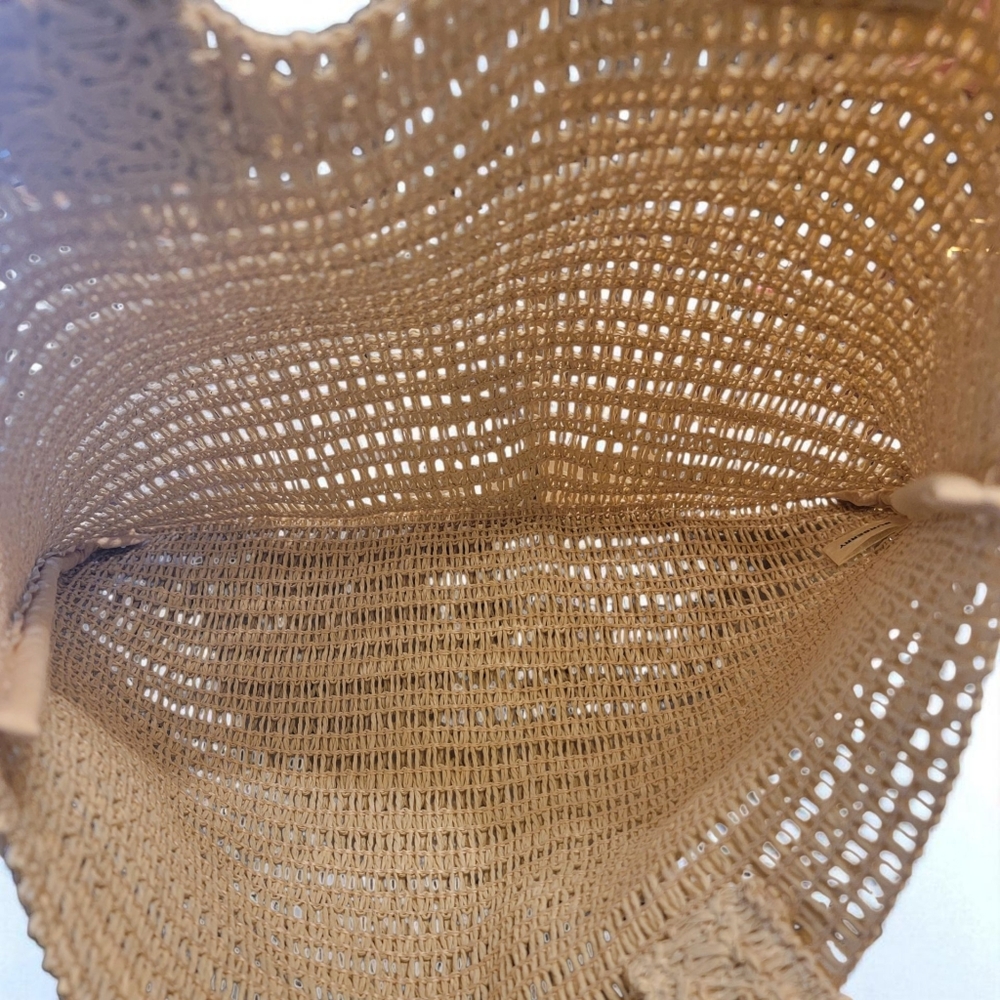 Burberry Elegant Tan Woven Tote Bag - NWOT - Picture 3 of 5